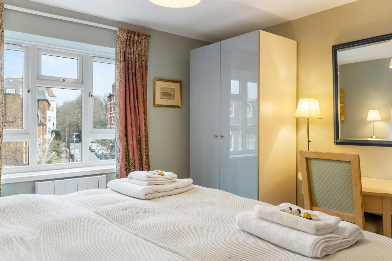 ロンドンBright & Cosy Gem ~ Battersea Park View ~ King Bedアパートメント エクステリア 写真